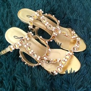 Stunning Annie size 8W gold sandals new w/box